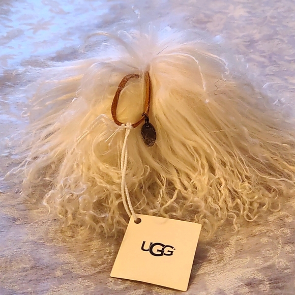 UGG Ornament Mongolian Fur Pom Pom White Sheepskin Christmas Tree Holiday new - Picture 1 of 4